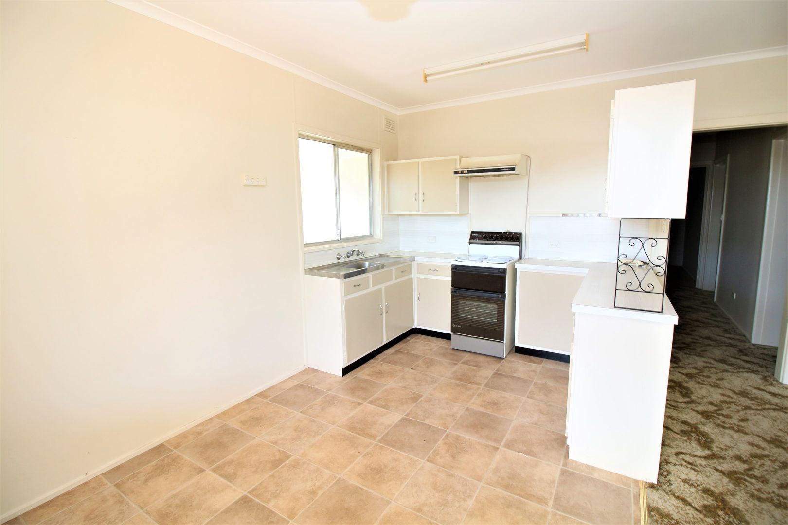 73 Erskine Road, Griffith NSW 2680, Image 2