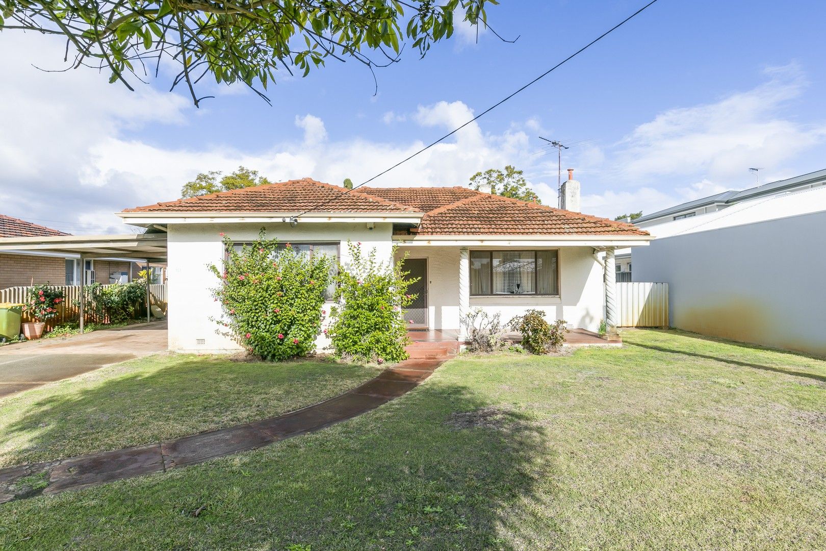 3 bedrooms House in 151 The Strand BEDFORD WA, 6052