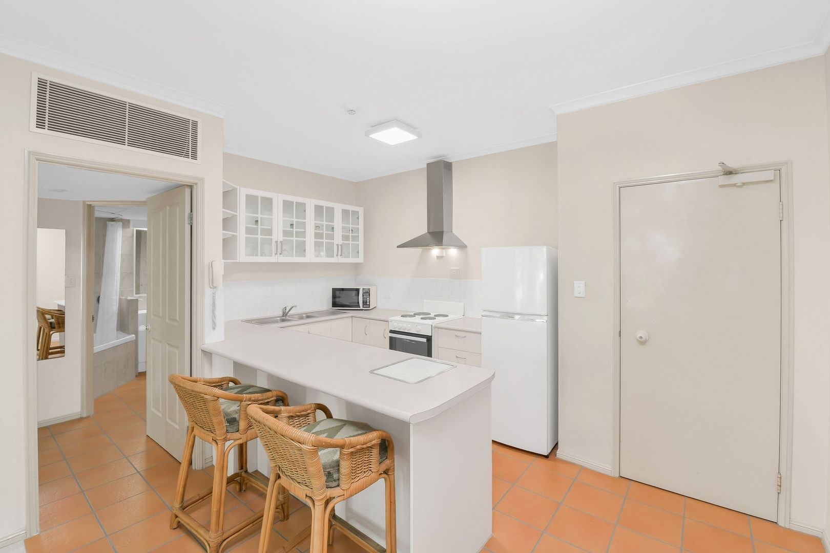 7/294-298 Sheridan Street, Cairns North QLD 4870, Image 2