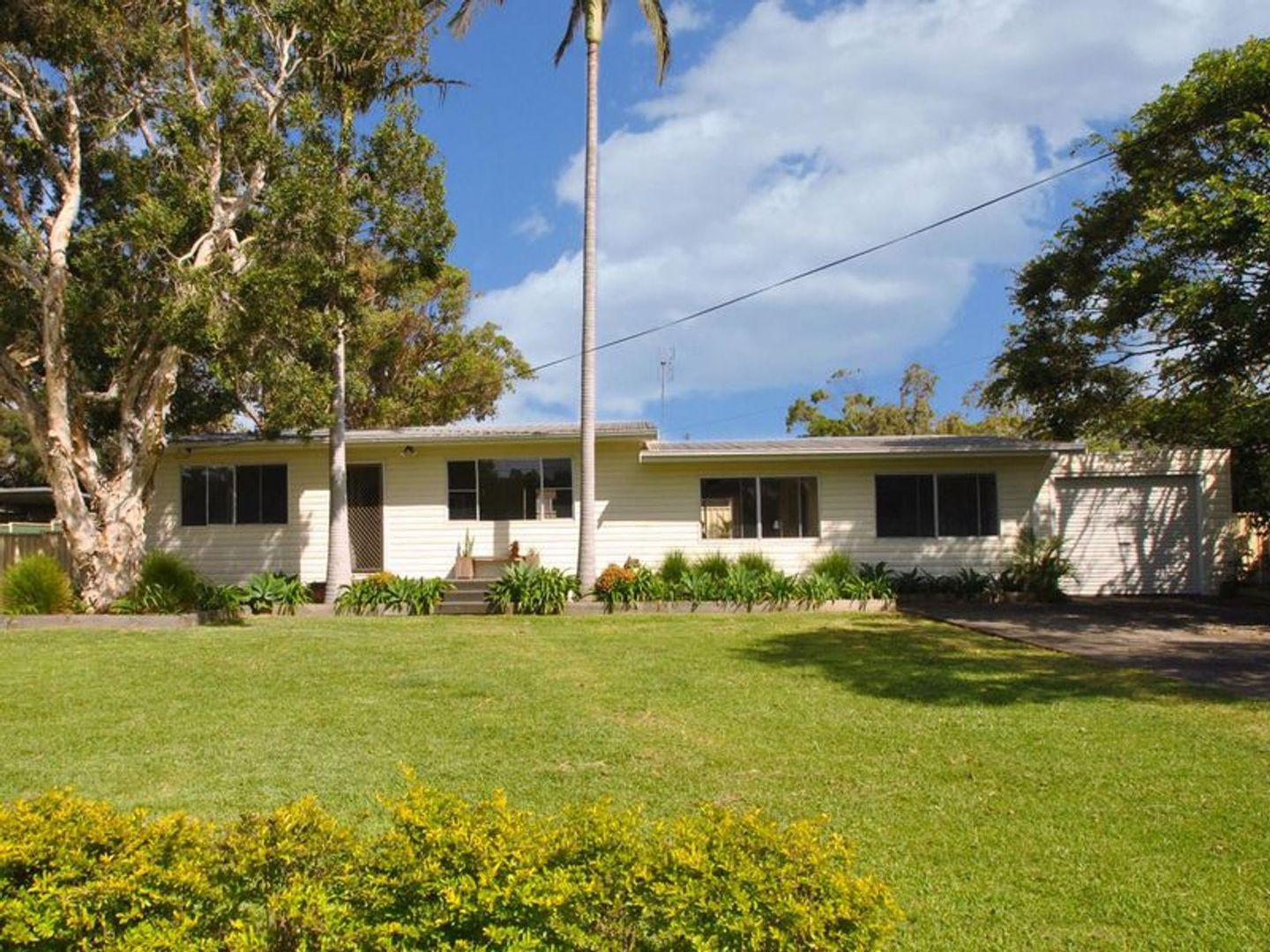 98B Greenbank Grove, Culburra Beach Property History & Address