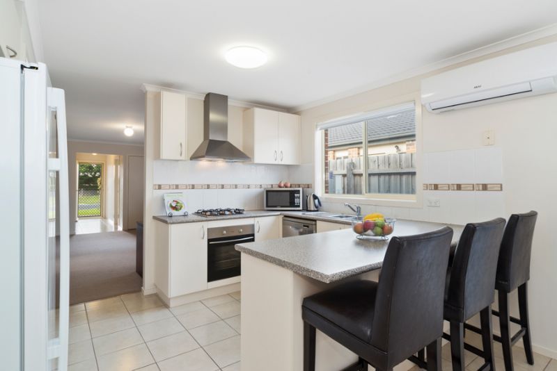 1/107-109 Breens Road, Cranbourne West VIC 3977, Image 2