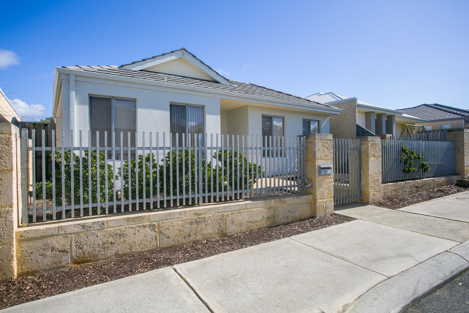 3 bedrooms House in 27 Whitecap Street YANCHEP WA, 6035