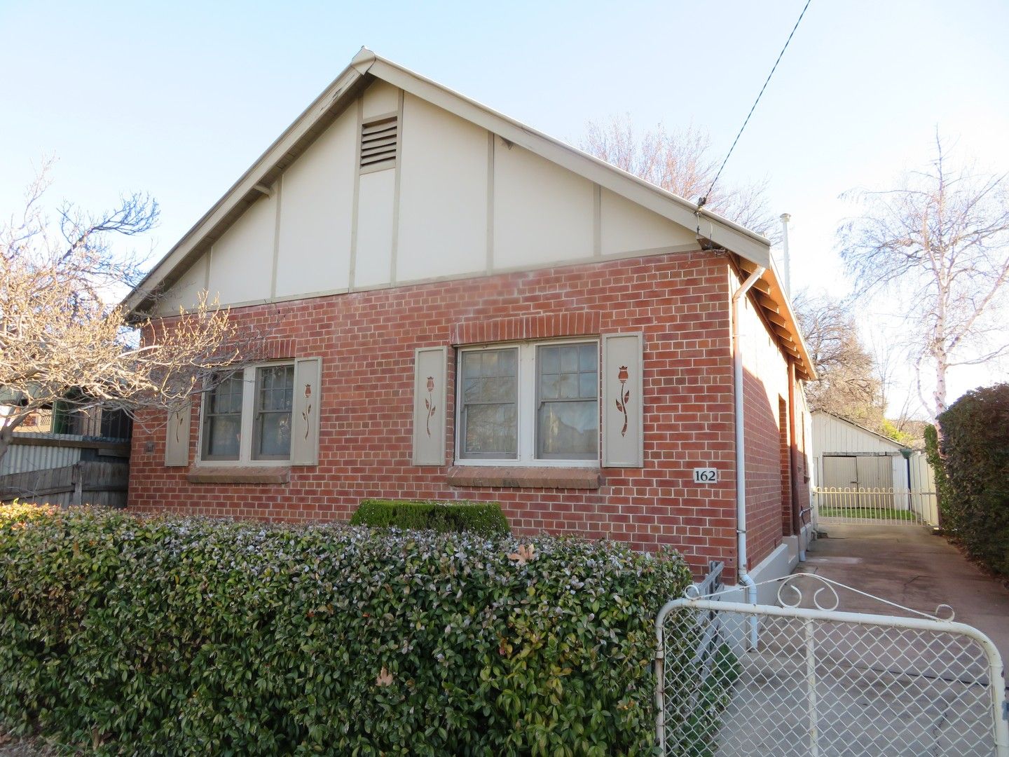 2 bedrooms House in 162 PIPER STREET BATHURST NSW, 2795