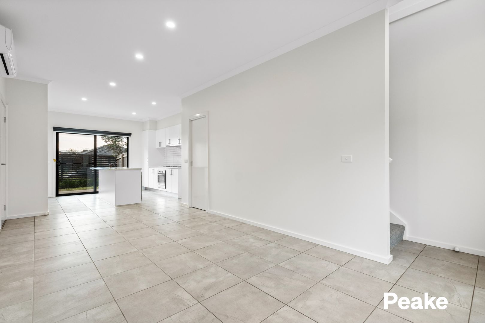 2/12 Sturt Court Officer VIC 3809 Domain