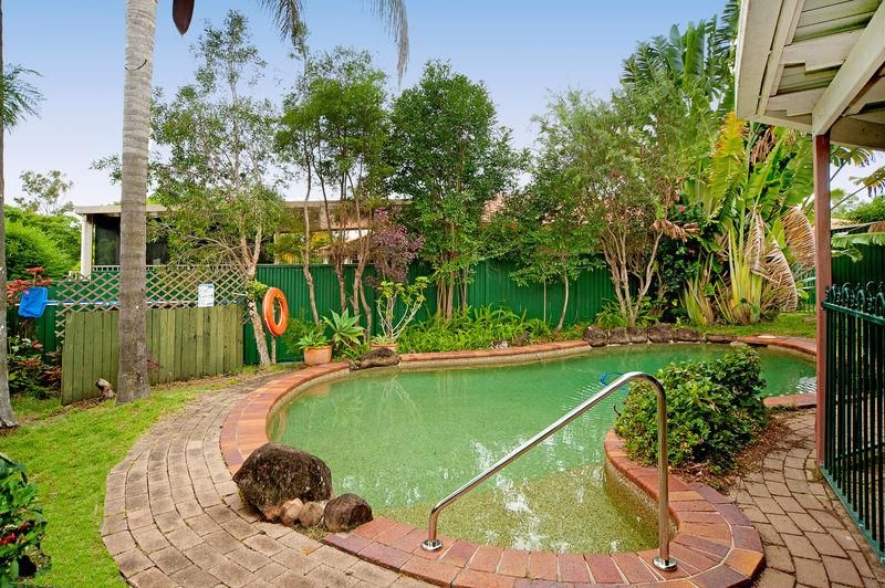 6 Midvale Place, Helensvale QLD 4212