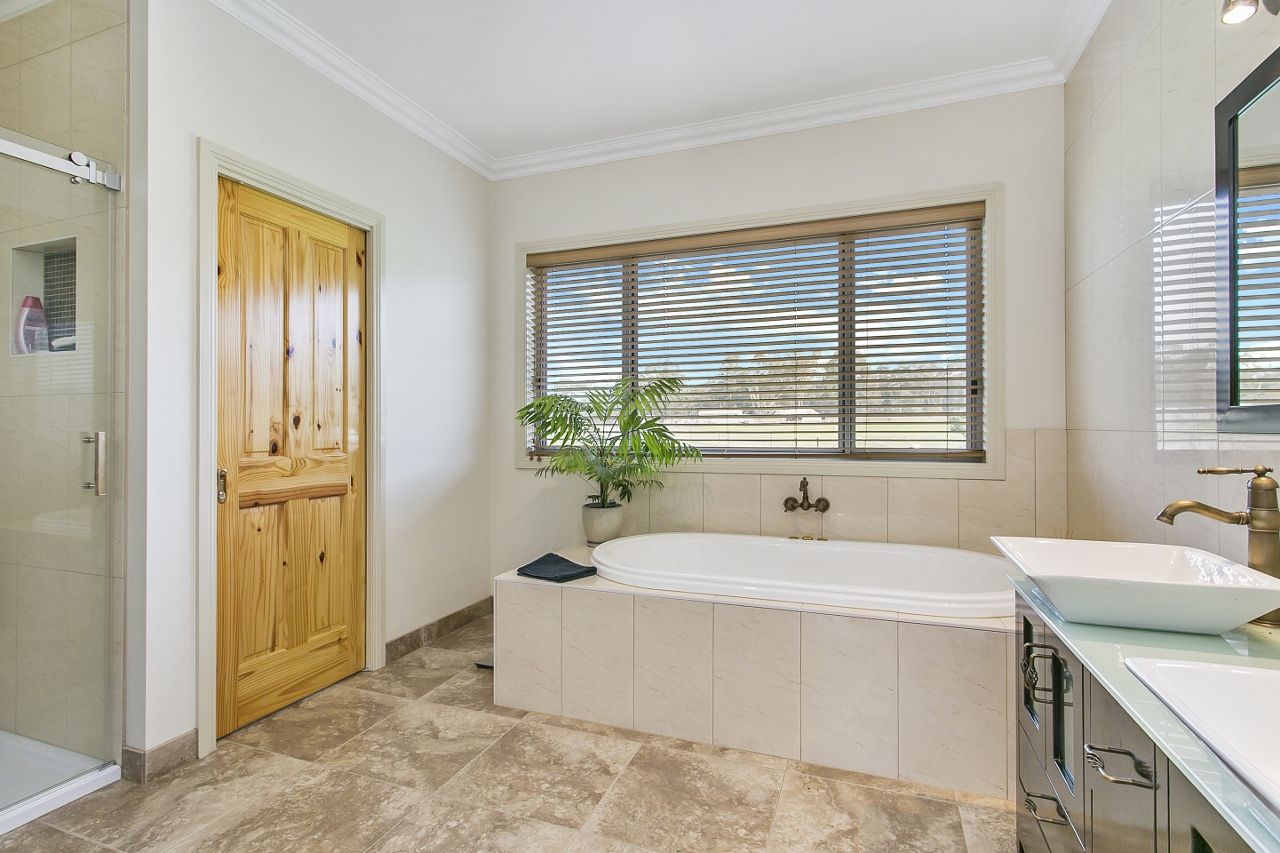 63 Minards Lane, Longlea VIC 3551, Image 2