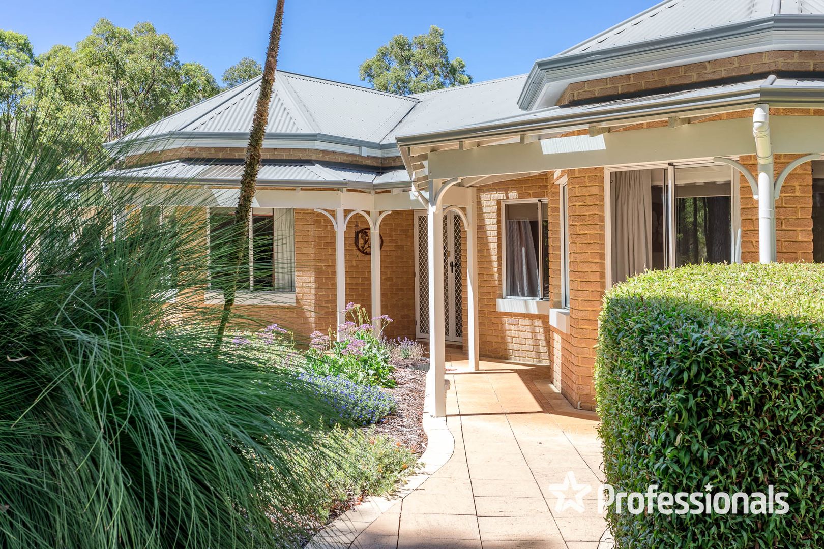 42 Narbethong Road, Bedfordale WA 6112, Image 2