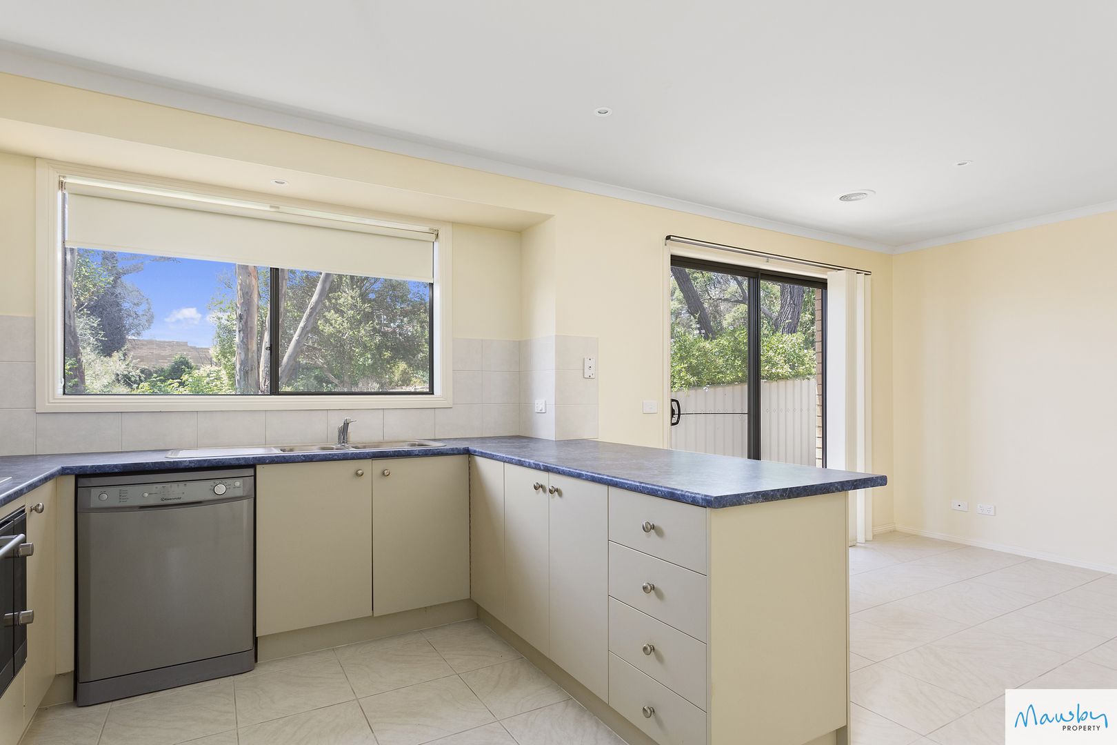 1/27a Lawson Street, Spring Gully VIC 3550, Image 2