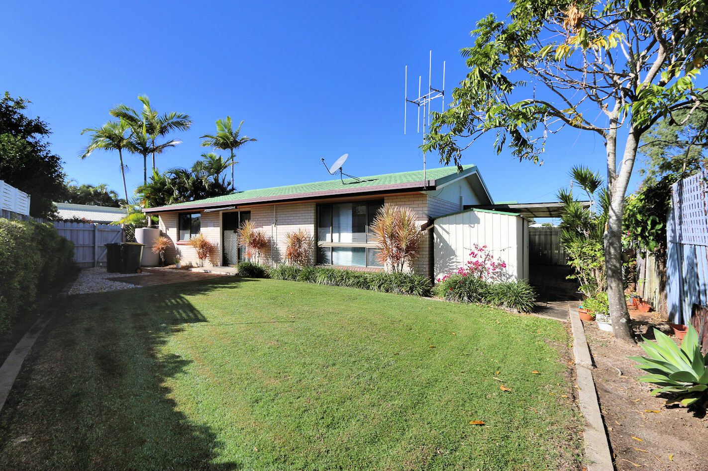 Unit 2/5 Newton Ct, Bargara QLD 4670, Image 0