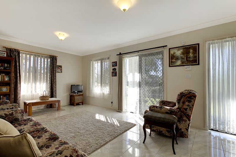 24 Wingate Avenue, WEST HOXTON NSW 2171, Image 1