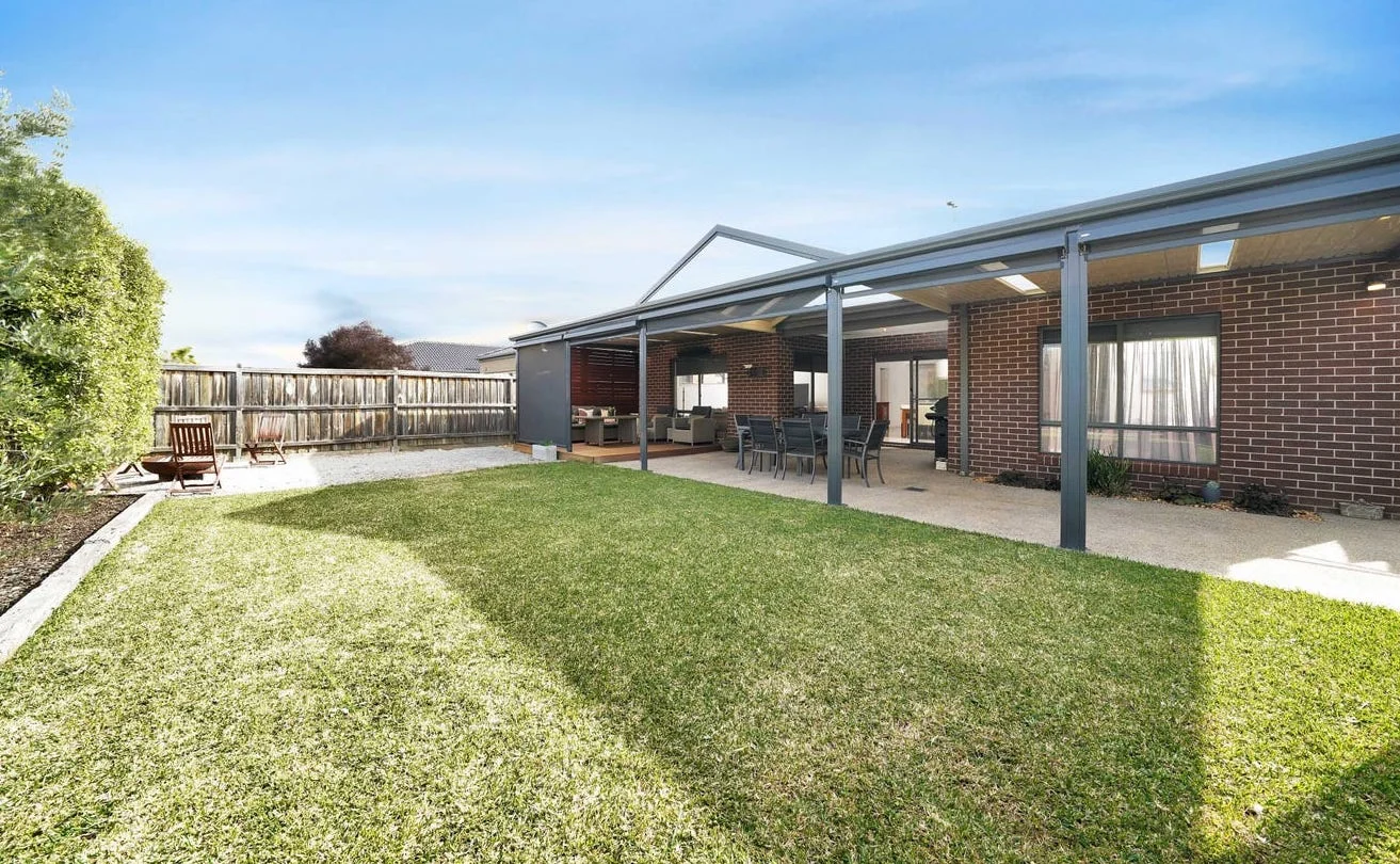 203 Botanica Springs Boulevard, Brookfield VIC 3338 - House For Rent ...