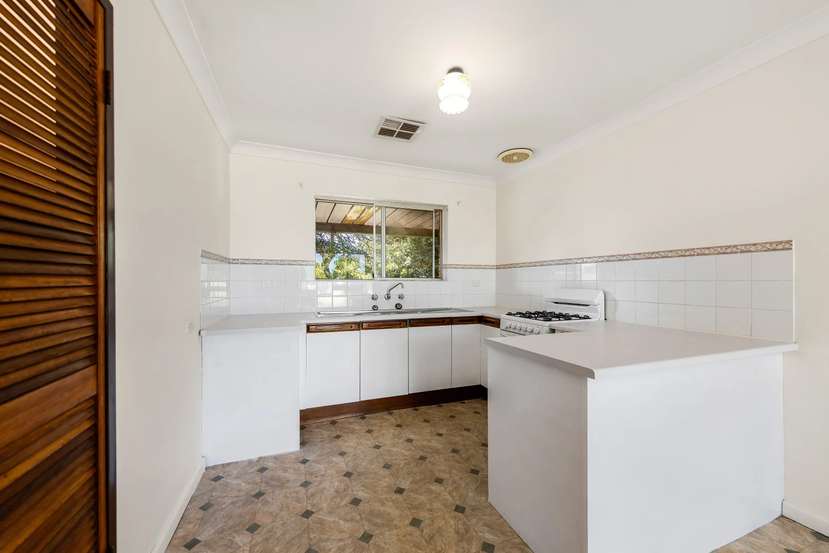 Additional image 8 of 826 Torrens Road, Rosewater SA 5013