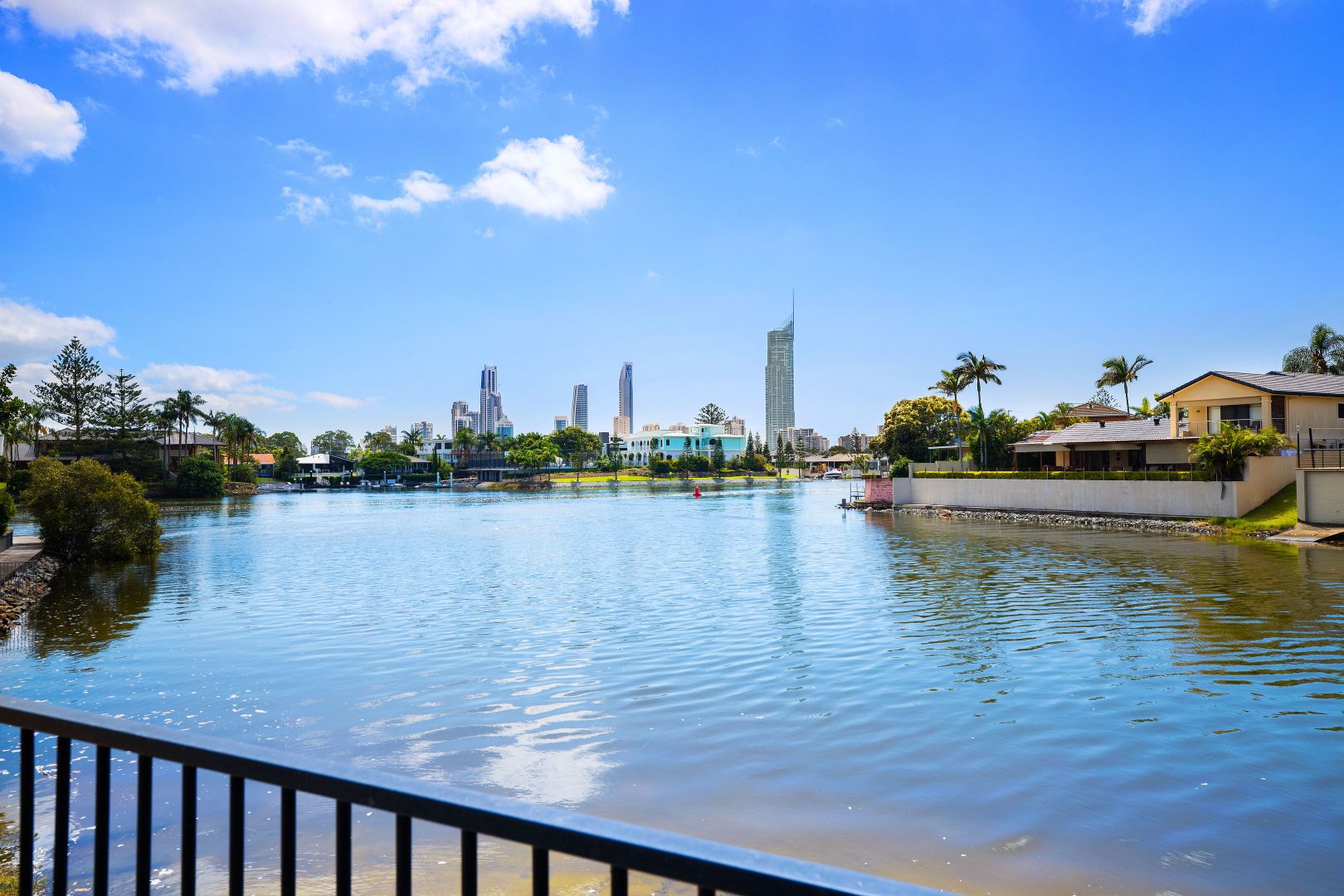 125 Monaco Street, Broadbeach Waters QLD 4218, Image 2