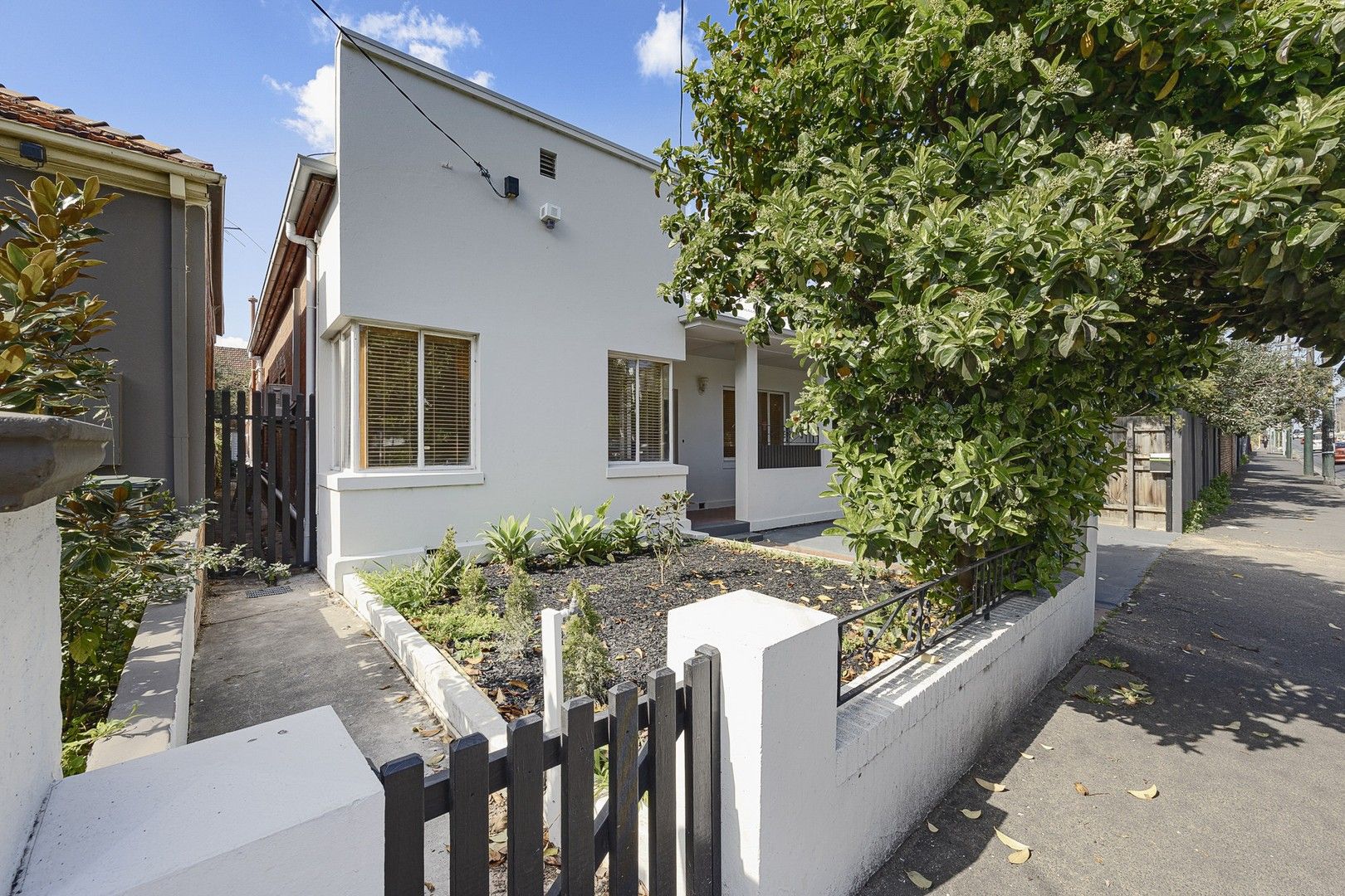 4 bedrooms House in 214 Punt Road PRAHRAN VIC, 3181