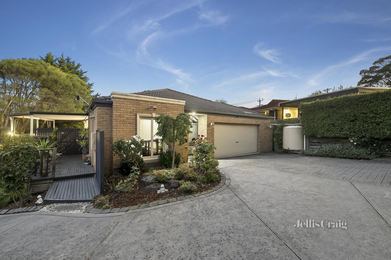 4 bedrooms House in 2 East Link CHIRNSIDE PARK VIC, 3116