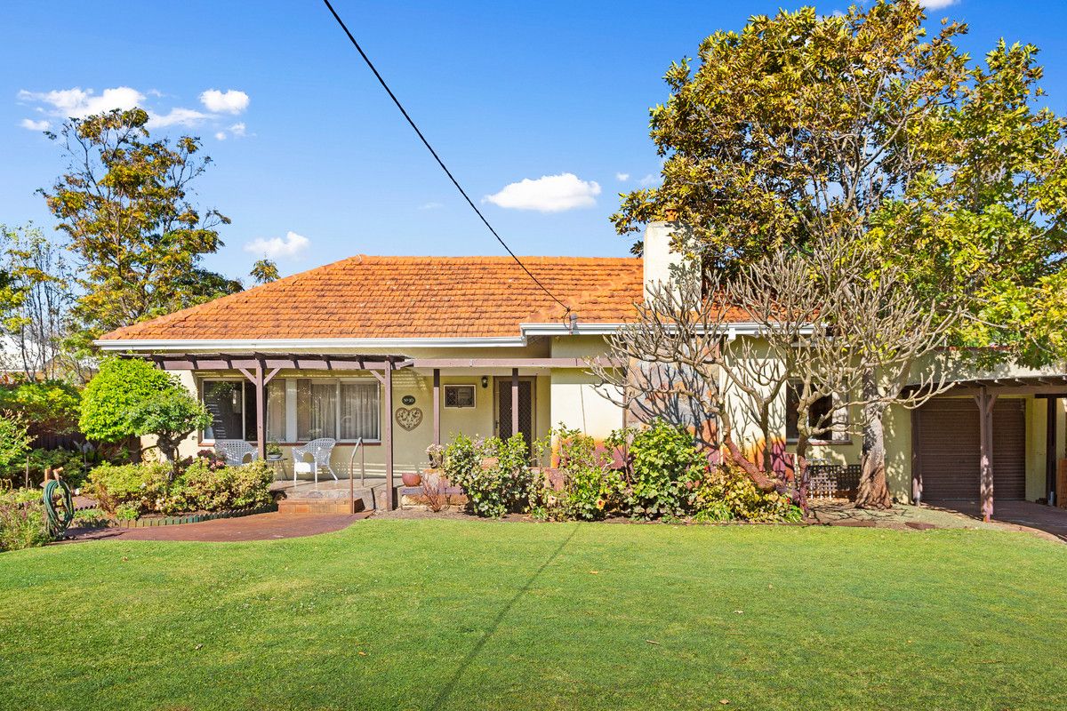 3 bedrooms House in 10 Grasby Street FLOREAT WA, 6014