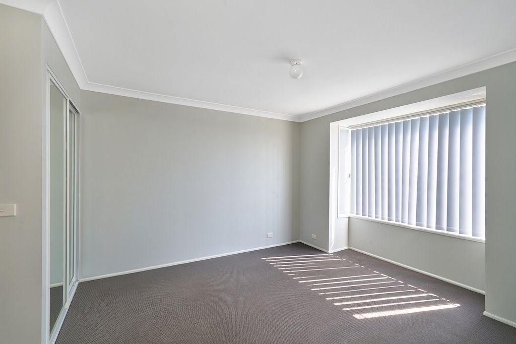 6 Topper Place, Englorie Park NSW 2560, Image 2