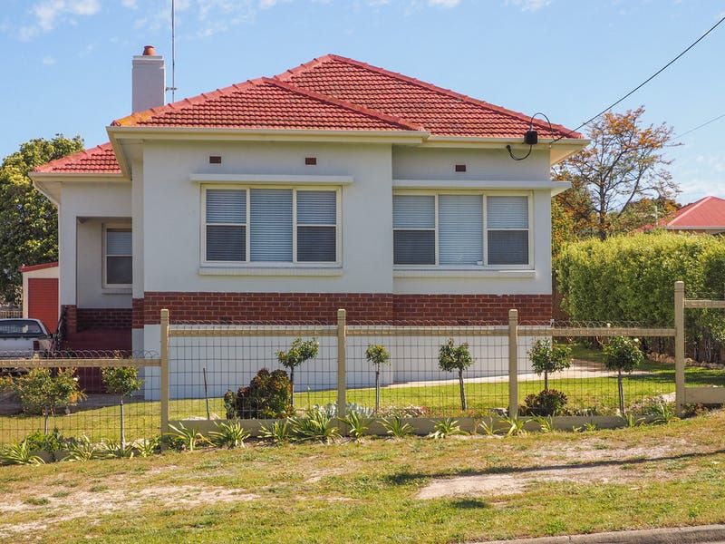 19 Tobruk Terrace, Port Lincoln SA 5606 House For Rent 420 Domain