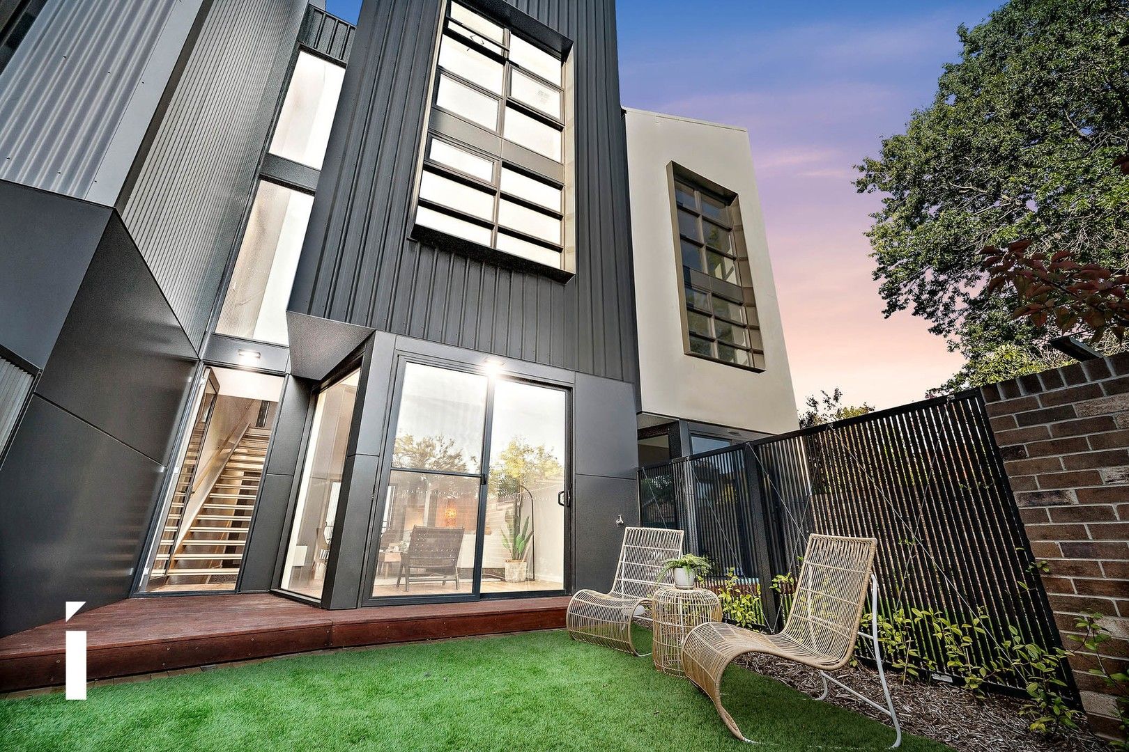 2/1 Coolac Place, Braddon ACT 2612, Image 0