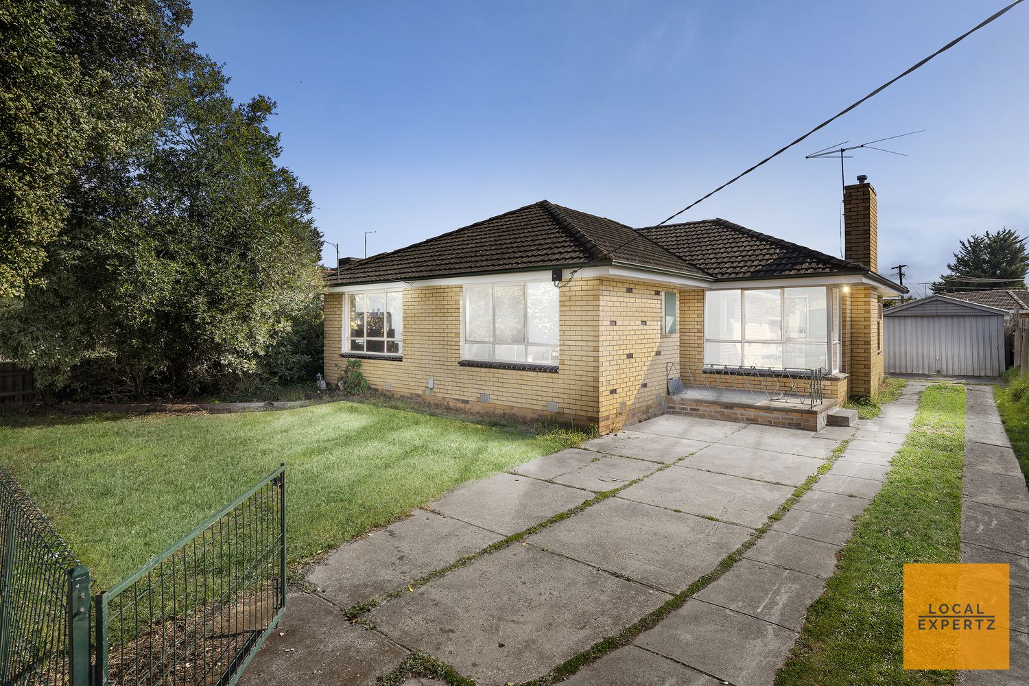 3 bedrooms House in 10 Second Avenue MELTON SOUTH VIC, 3338