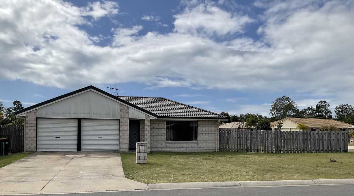 4 bedrooms House in 5 Seashore Way TOOGOOM QLD, 4655