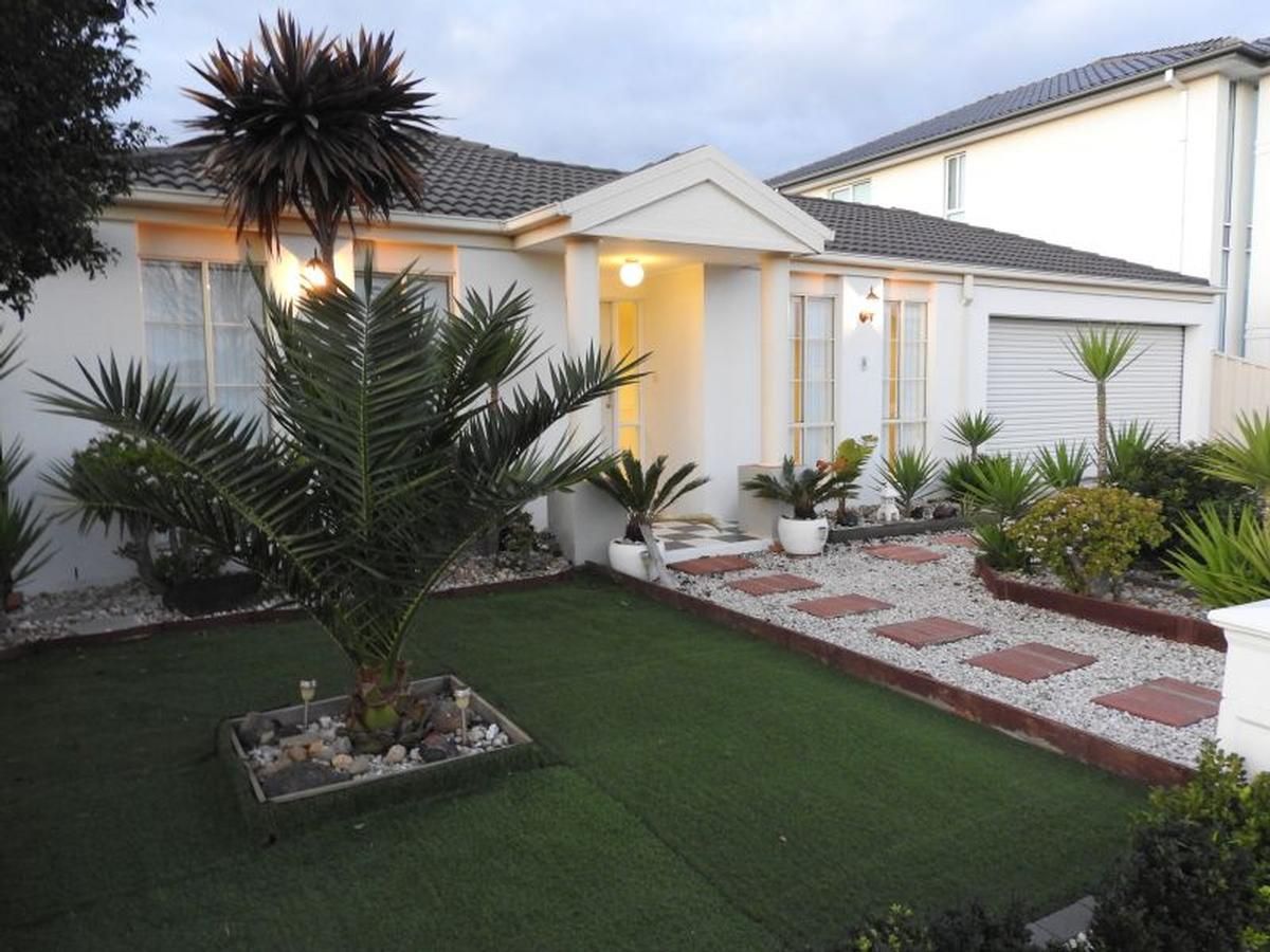 8 Bloomsbury Drive, Taylors Hill Property History & Address Research