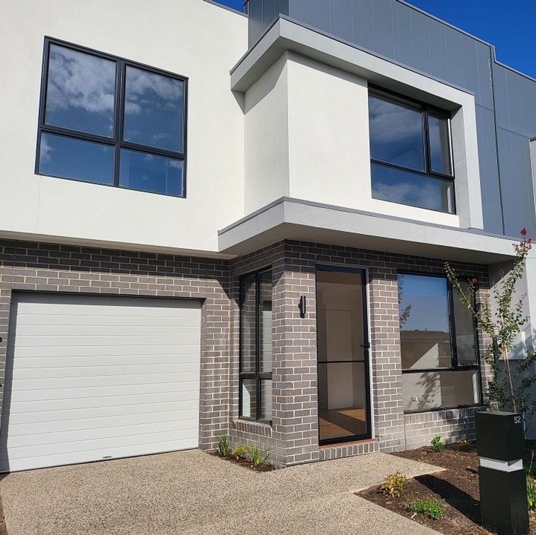 3 bedrooms Townhouse in 52 Statham View CRANBOURNE WEST VIC, 3977
