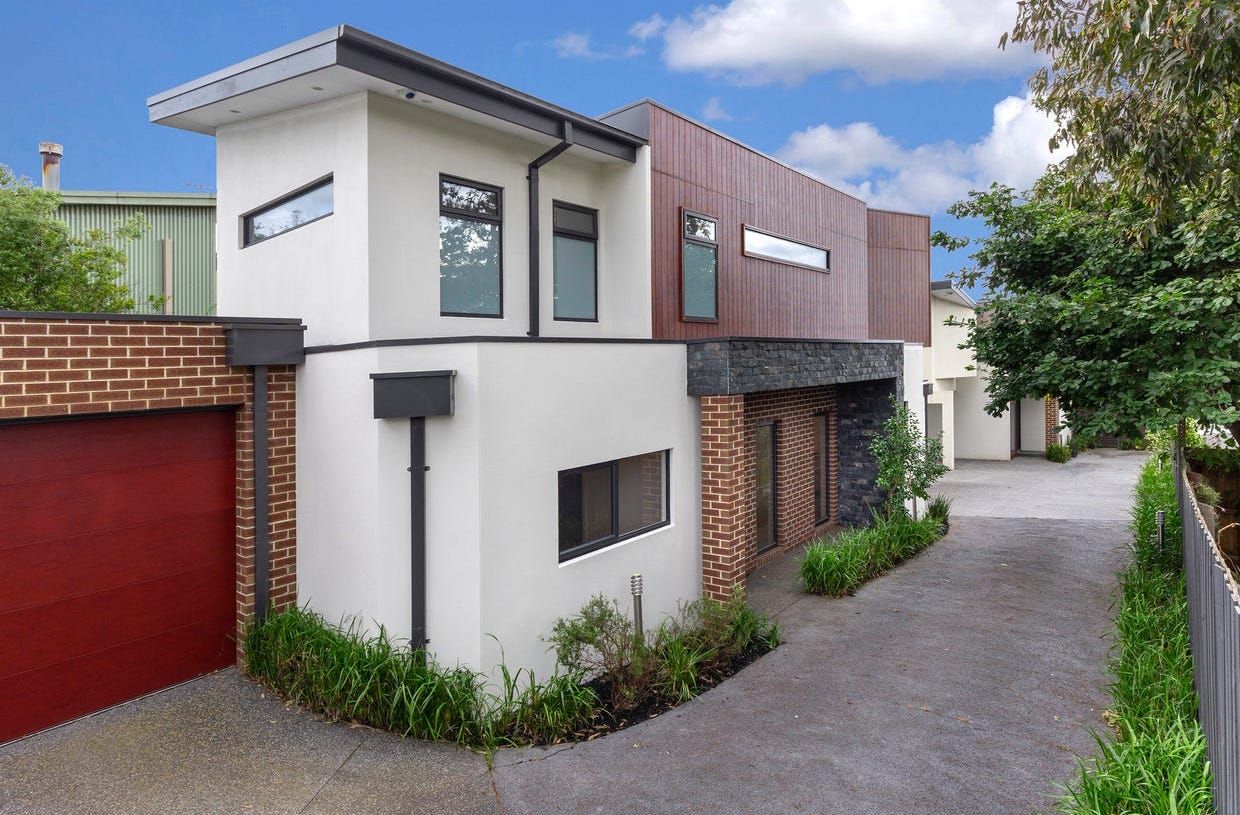 3 bedrooms Townhouse in 2/27 Williams Street FRANKSTON VIC, 3199