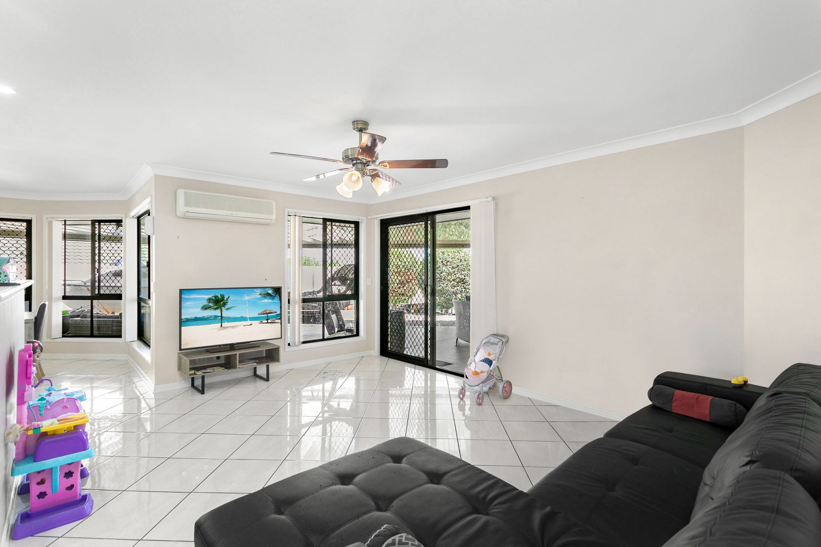 106 Mariner Bvd, Deception Bay QLD 4508, Image 2