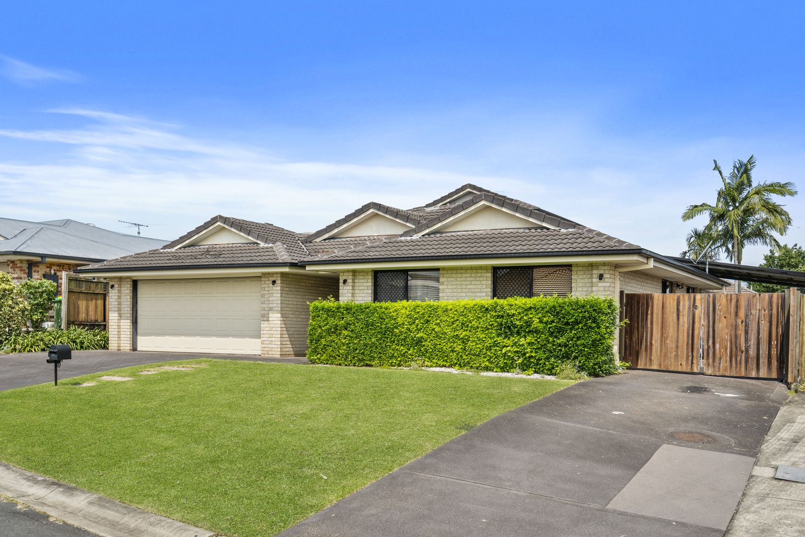 4 bedrooms House in 37 Gretchen Circuit THORNLANDS QLD, 4164