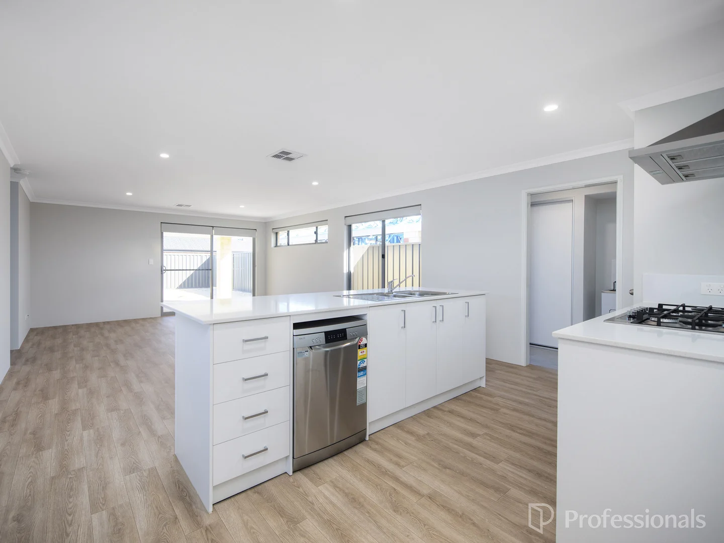 Additional image 7 of 123 Alverstone Boulevard, Lakelands WA 6180