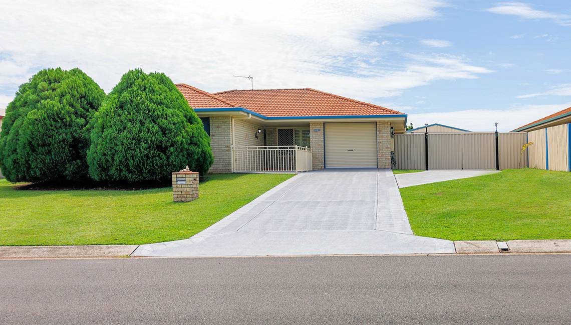 Picture of 39 FORESHORE DRIVE, URANGAN QLD 4655