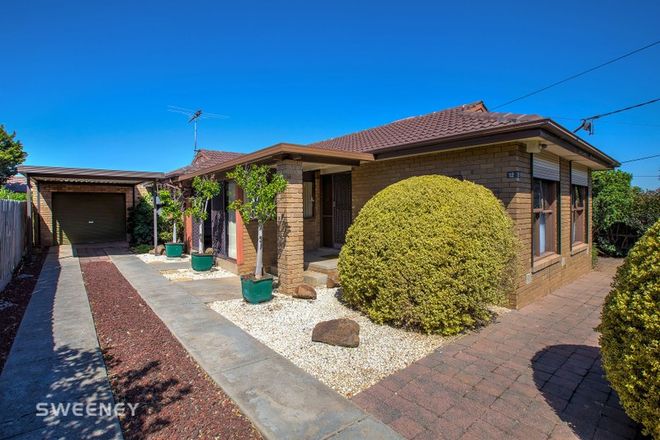 Picture of 12 Charlbury Grove, ST ALBANS VIC 3021