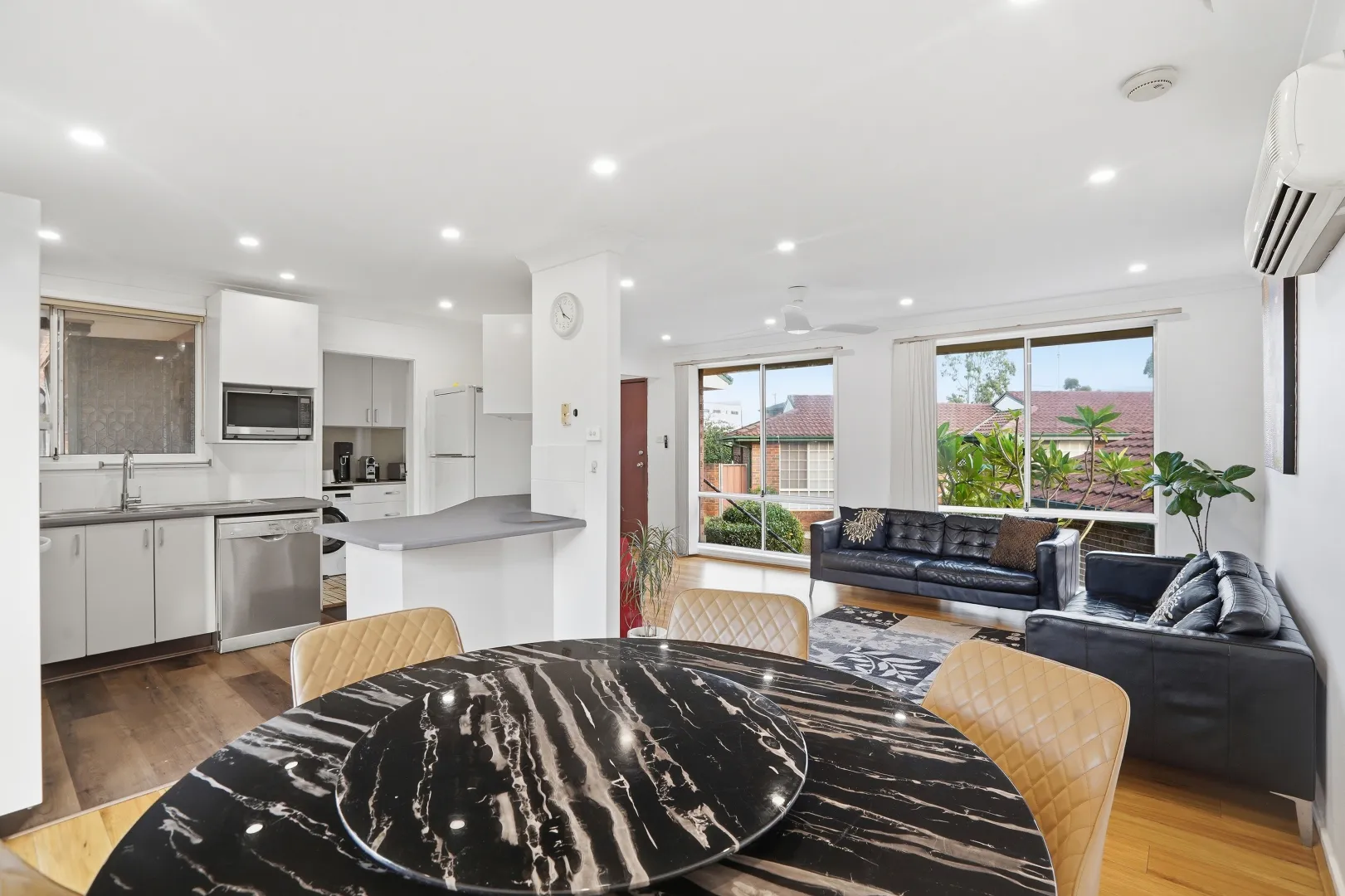 Charming Single Level Villa with Spacious Yard & Lifestyle Convenience in Greystanes – pohled 6