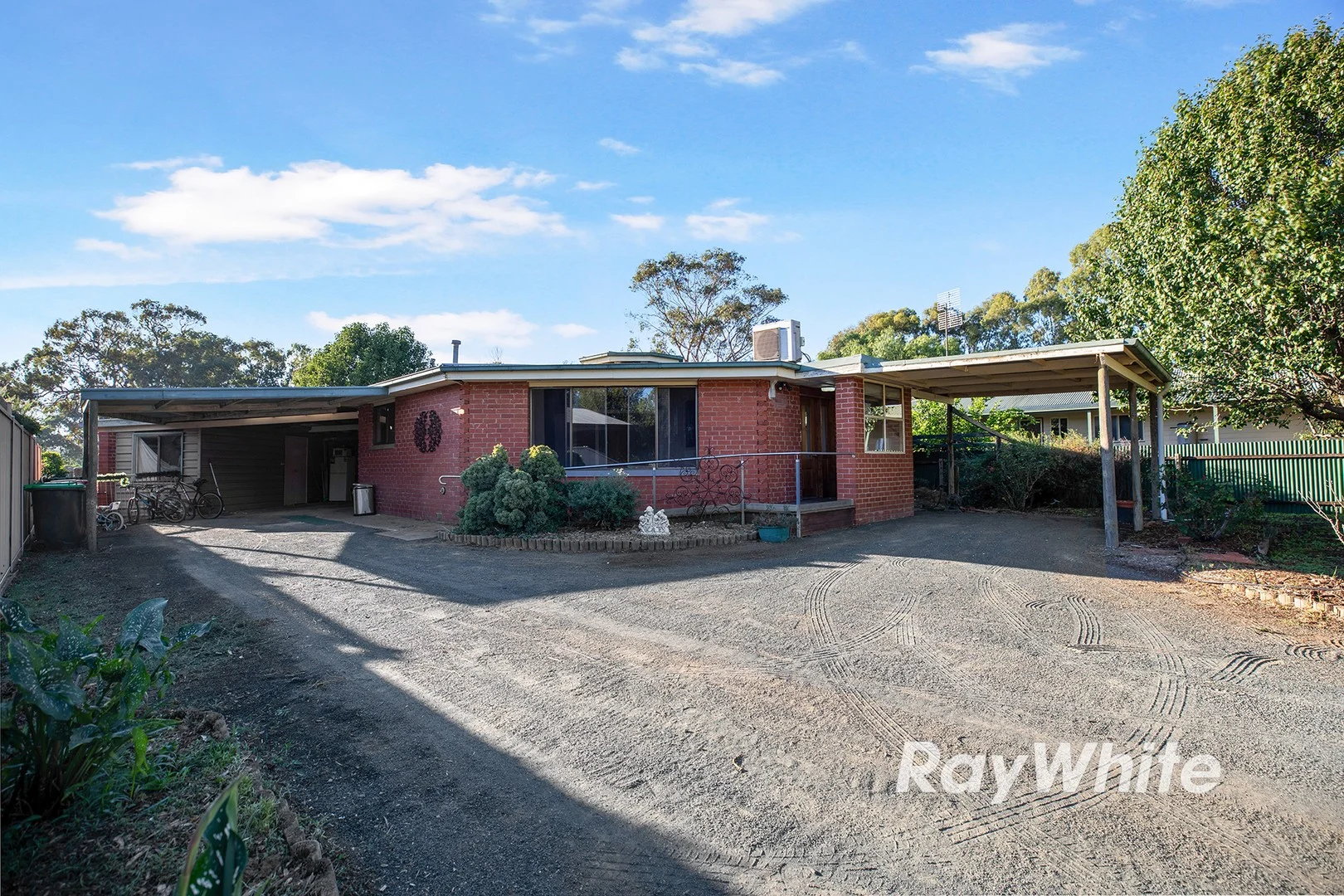 111 High Street, Rochester VIC 3561