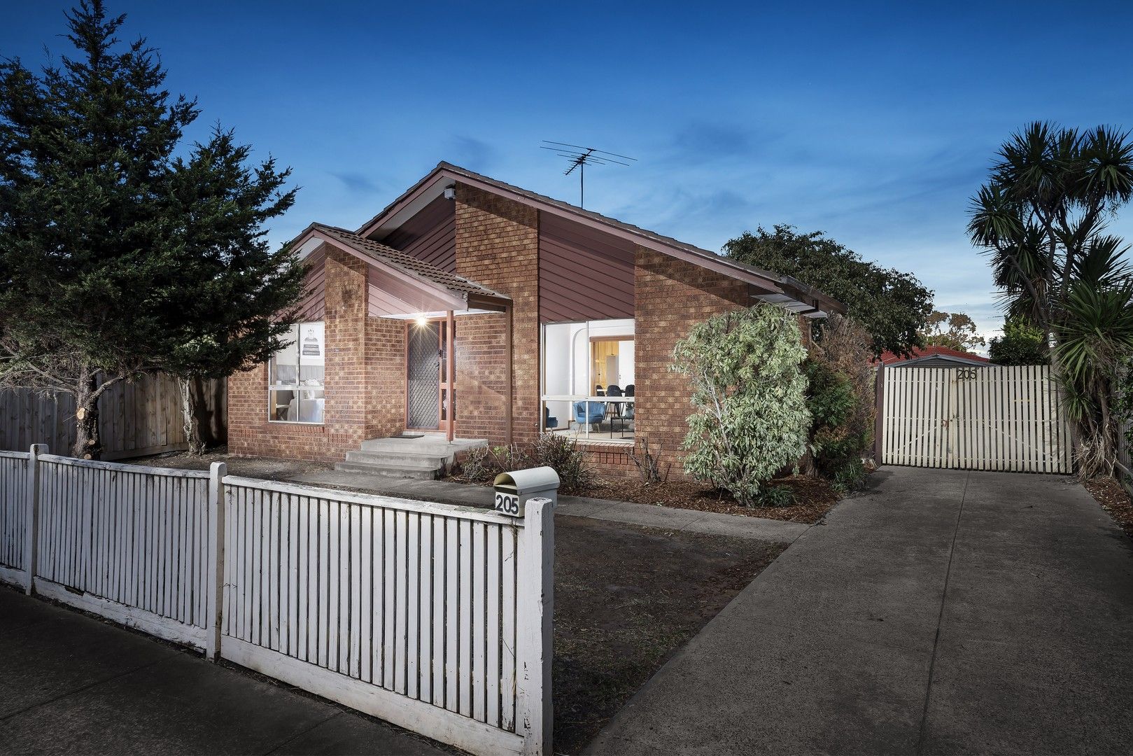 205 Childs Road, Mill Park VIC 3082, Image 0