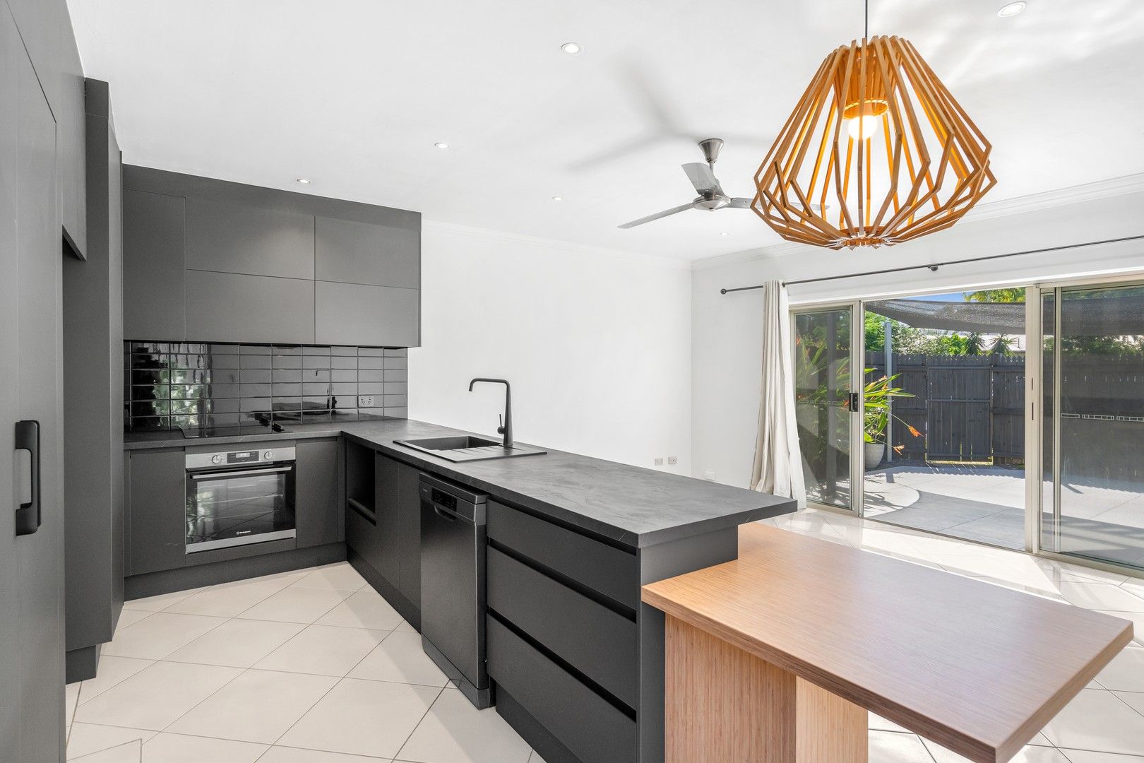 1 bedrooms Apartment / Unit / Flat in  MANUNDA QLD, 4870