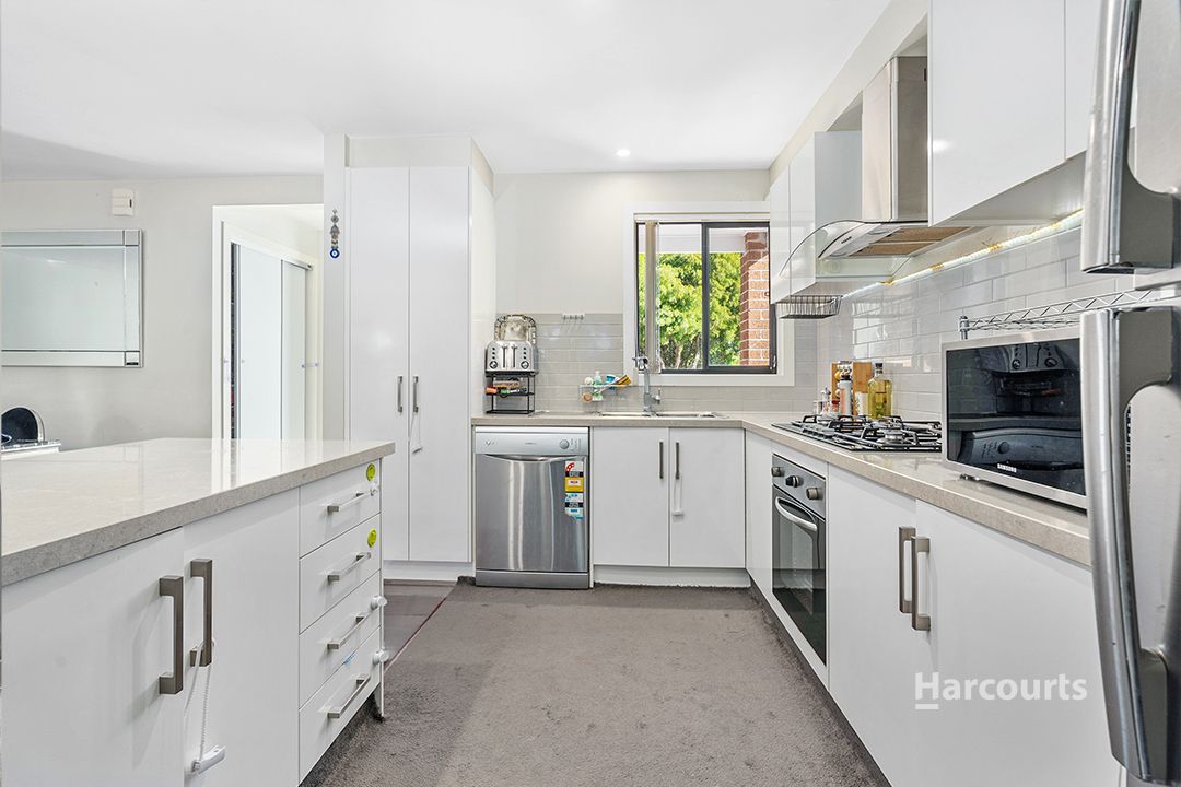 3/3 Rain Court, Doveton VIC 3177, Image 1