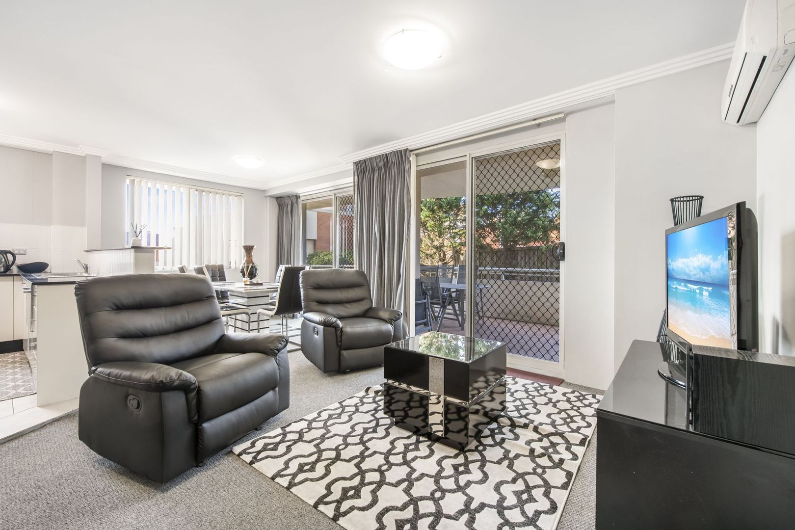 4/2-6 Copnor Avenue, The Entrance NSW 2261, Image 2