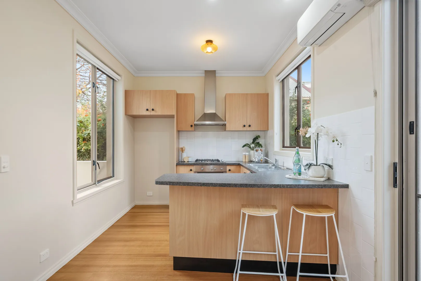 Stylish, Light-Filled Living in a Prime South Melbourne Address - Vista 4