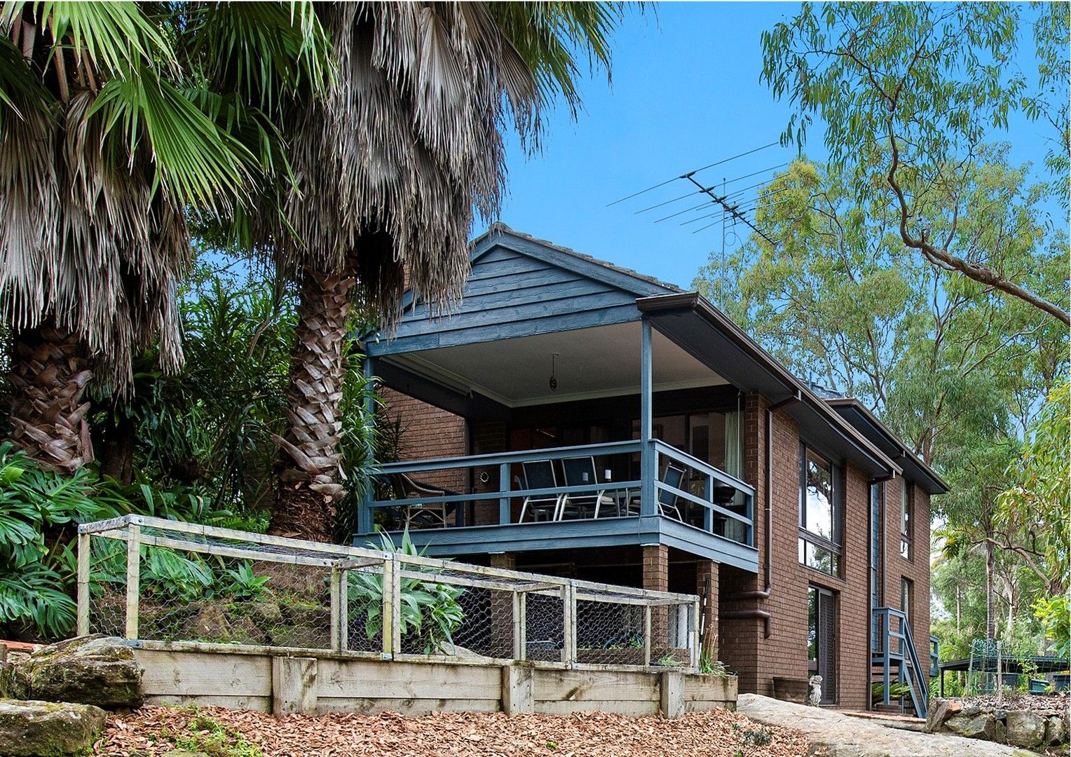 4 bedrooms House in 11 Amber Close THORNLEIGH NSW, 2120