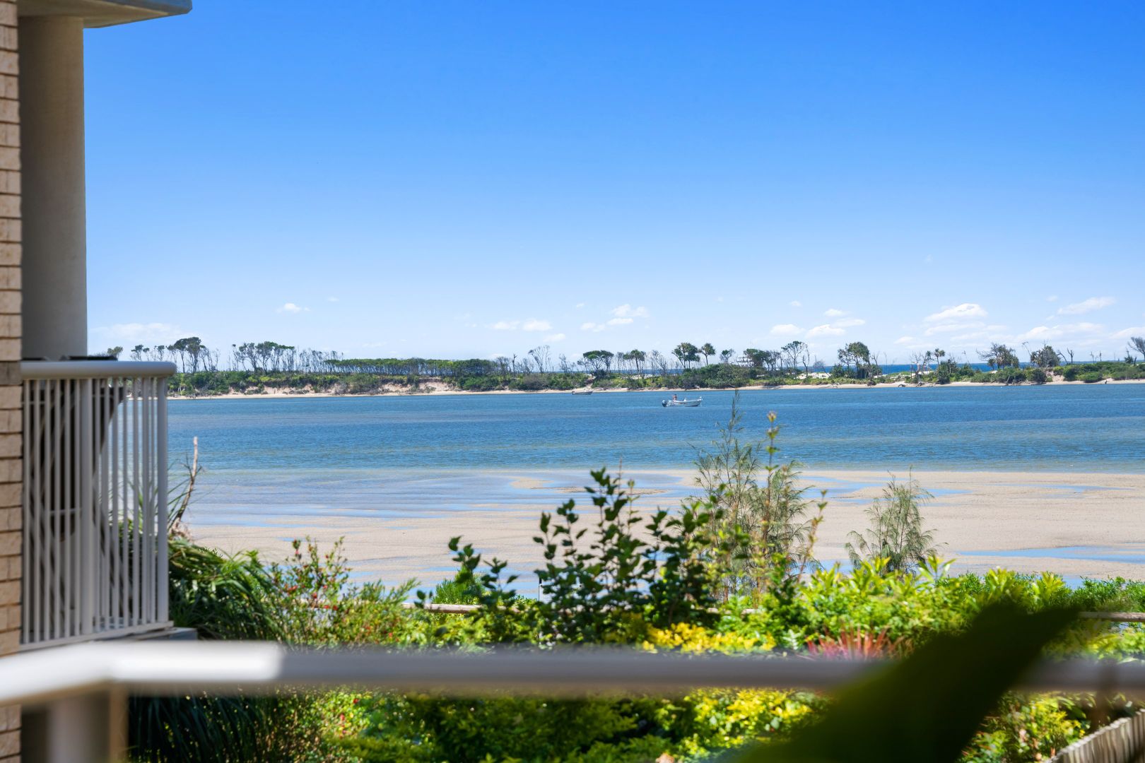 2/98 Esplanade, Golden Beach QLD 4551, Image 1