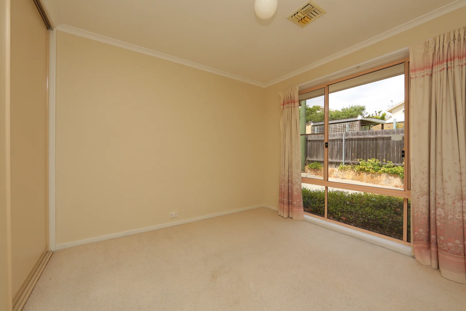 Additional image 13 of 1/4 Hutchins Street, Yarralumla ACT 2600