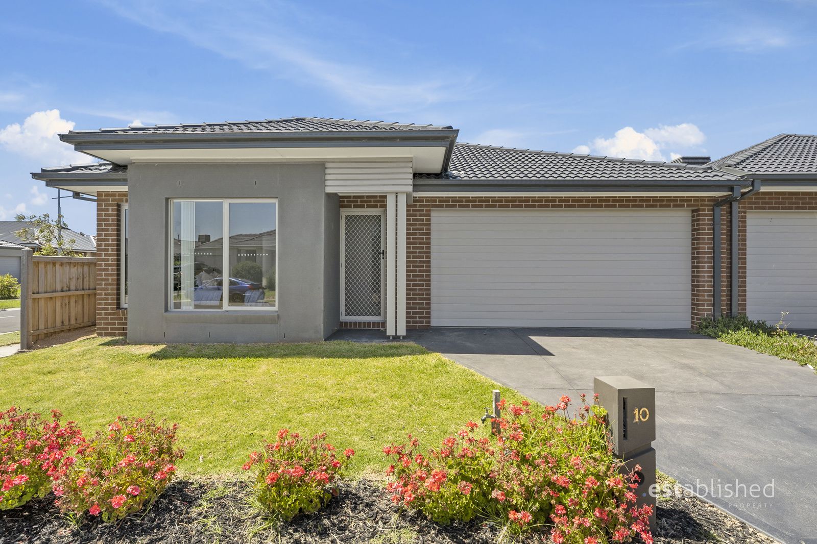 4 bedrooms House in 10 Aldinga Avenue POINT COOK VIC, 3030