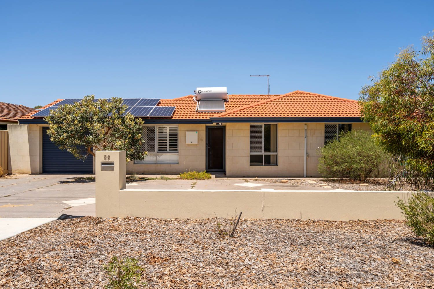 3 bedrooms House in 25 Newton Street SPEARWOOD WA, 6163