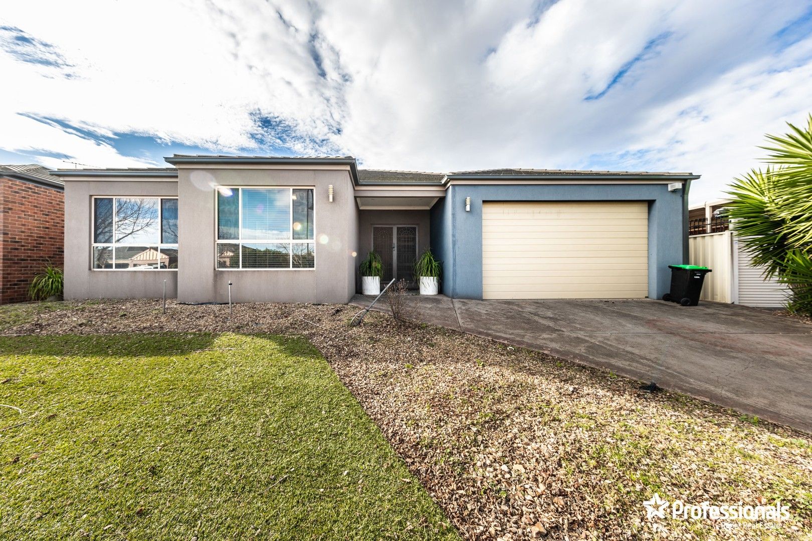 4 bedrooms House in 18 Thornhill St MELTON WEST VIC, 3337