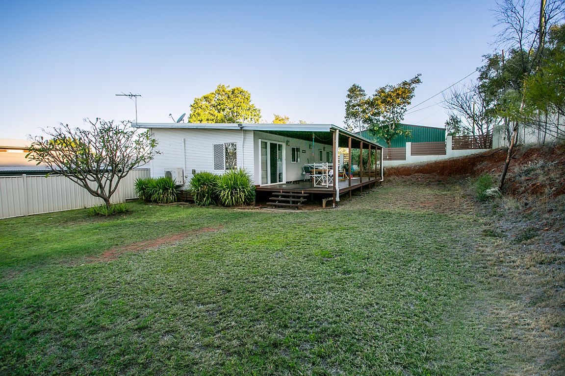 3 bedrooms House in 6 Riverview Terrace MOUNT ISA QLD, 4825