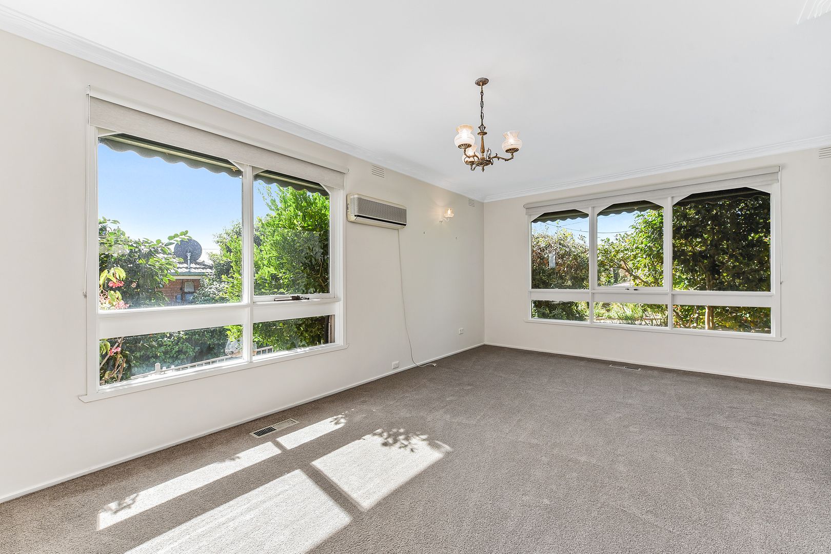 1/33 Andrews Street, Burwood VIC 3125, Image 2