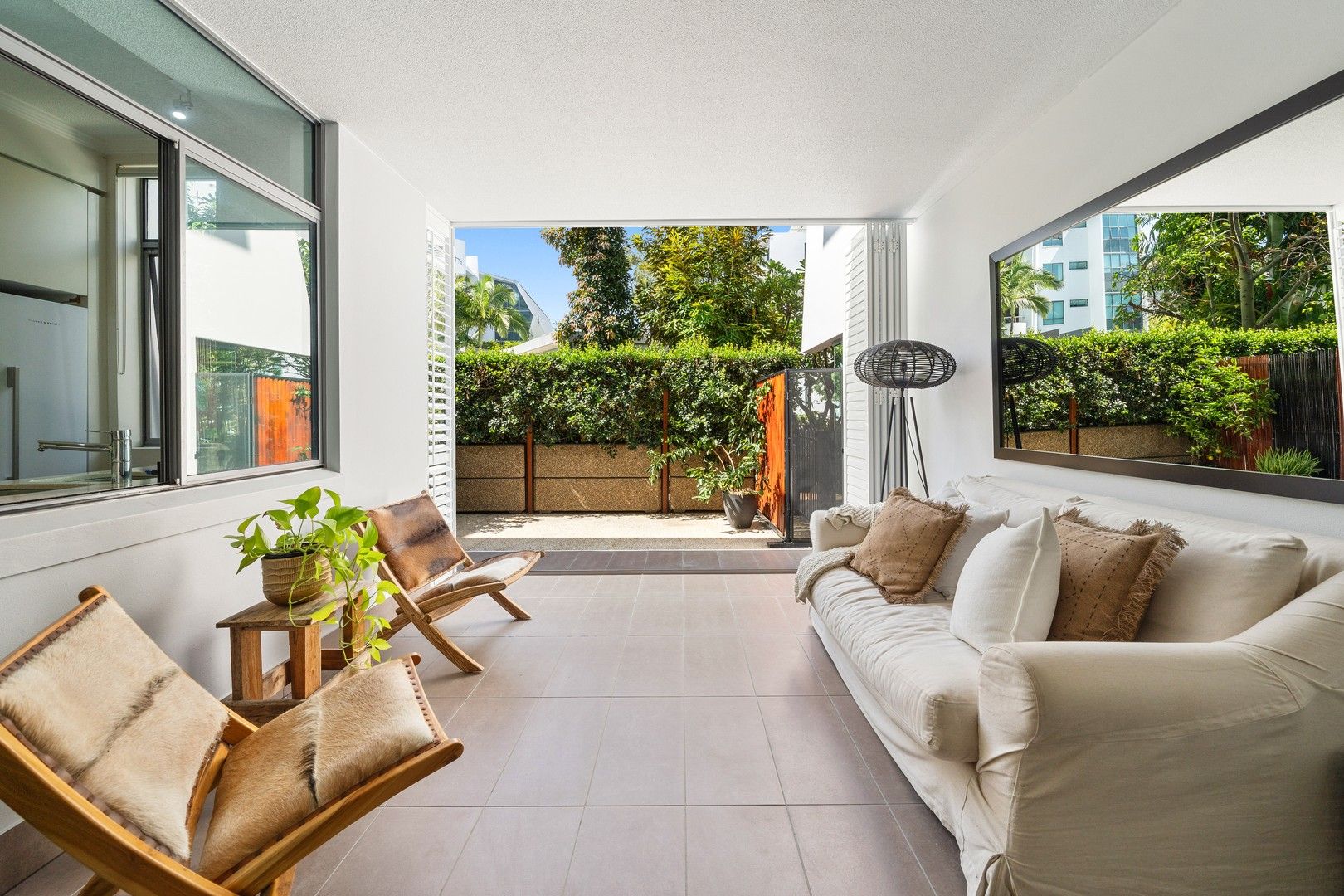 2 bedrooms Apartment / Unit / Flat in 2d/28 Bayview Street RUNAWAY BAY QLD, 4216