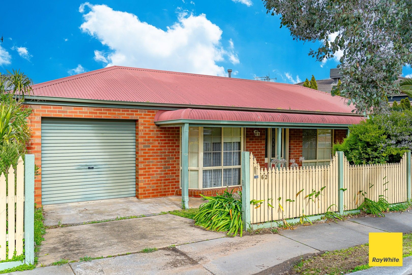 2 bedrooms House in 62 Condon Street KENNINGTON VIC, 3550